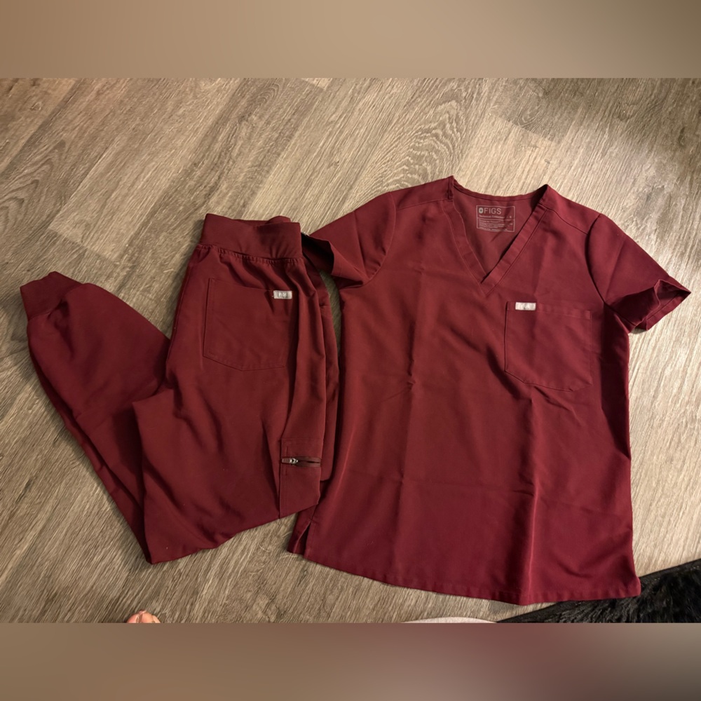 Figs Burgundy Scrub Set